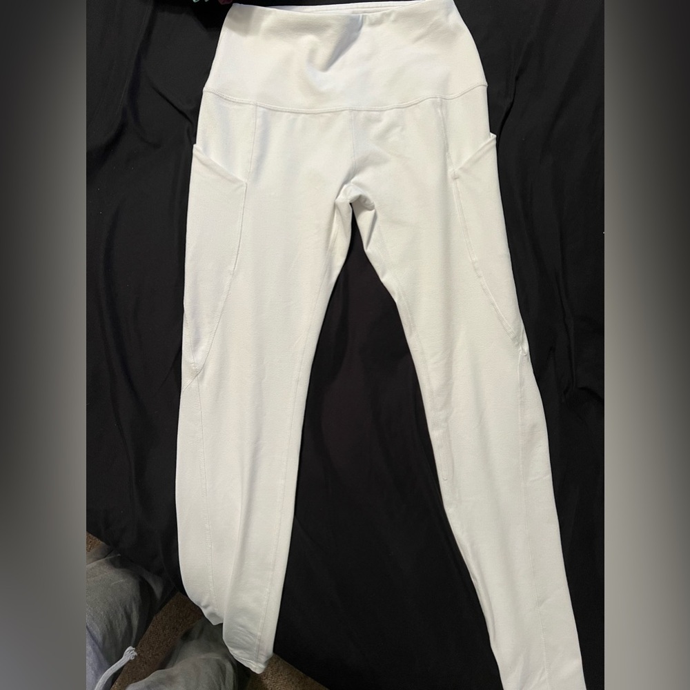 White leggings with pockets